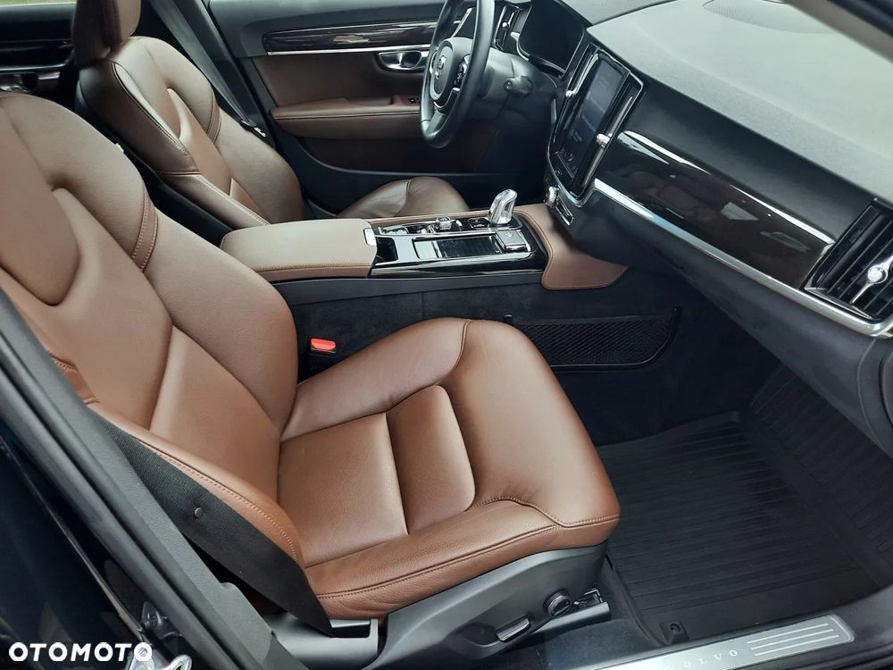Volvo V90 T8 Twin Engine AWD Momentum - 24