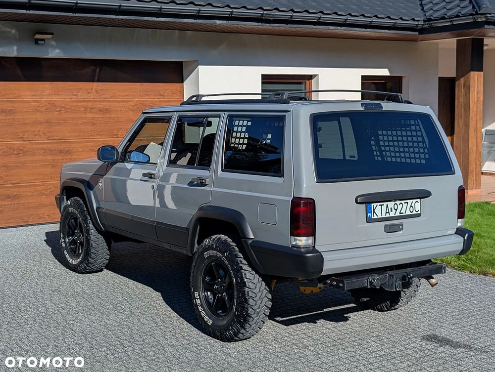 Jeep Cherokee 4.0 - 23