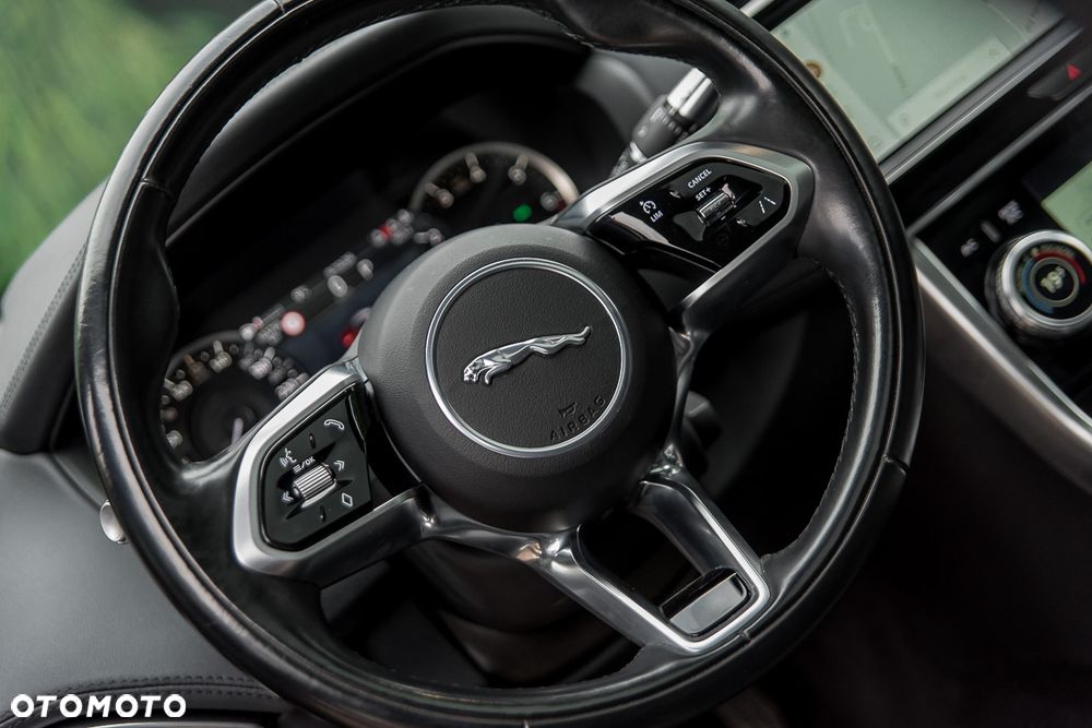 Jaguar XE 2.0 T Prestige - 18