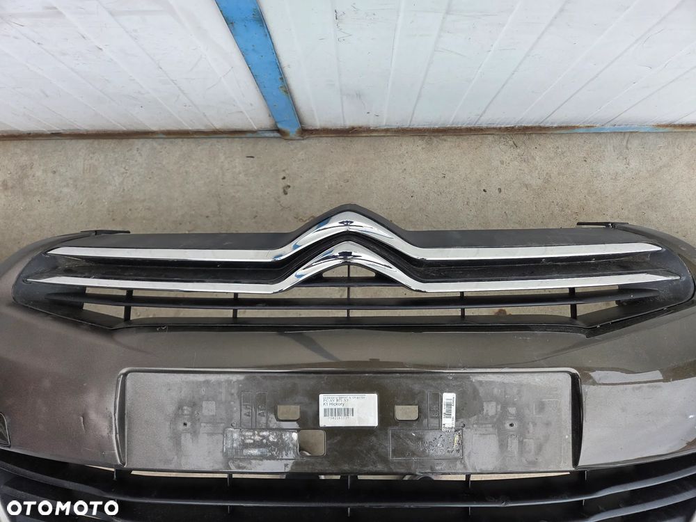 Zderzak przedni Citroen C4 B7 II 6PDC - 6