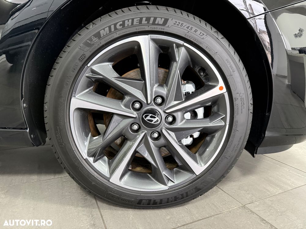 Hyundai i30 Fastback 1.5 T-GDI 140CP 7DCT MHEV Exclusive - 24