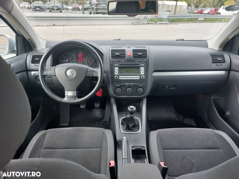 Volkswagen Jetta - 6