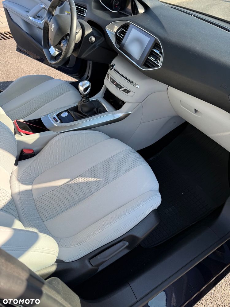 Peugeot 308 1.6 e-HDi Allure S&S - 6