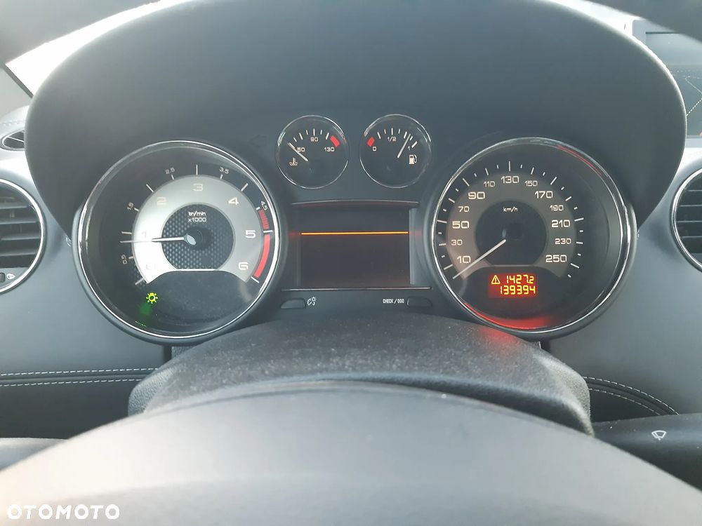Peugeot RCZ 2.0 HDi FAP 160 Red Carbon - 14