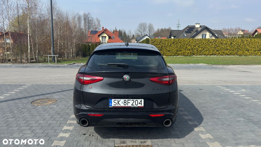 Alfa Romeo Stelvio 2.0 Turbo Veloce Q4 - 6