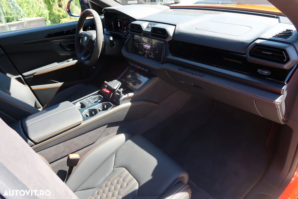 Lamborghini URUS - 14