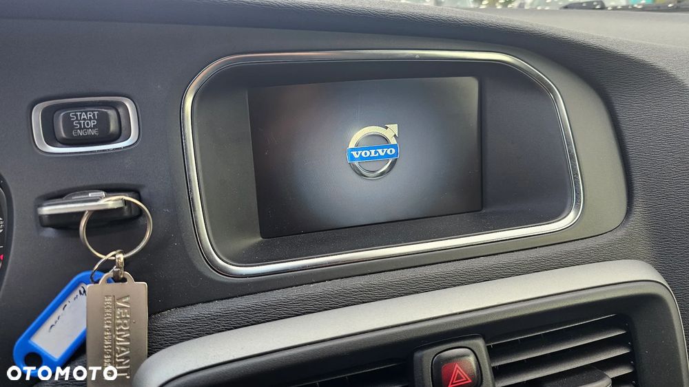 Volvo V40 D2 Momentum - 21