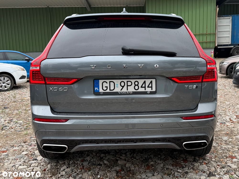 Volvo XC 60 T5 AWD R-Design - 6