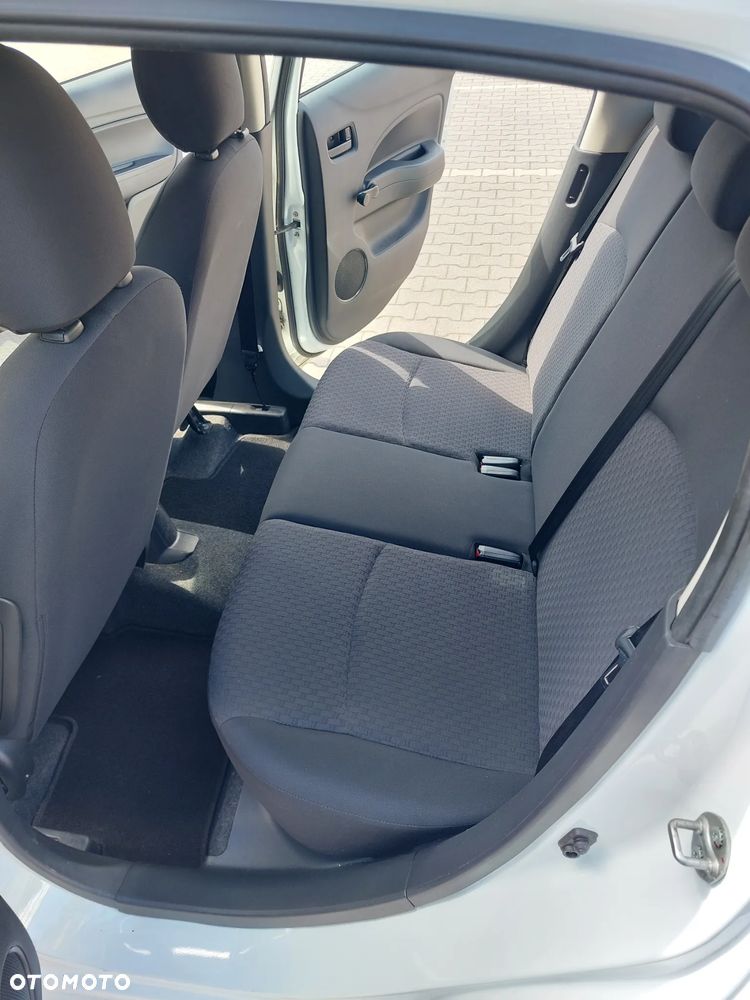 Mitsubishi Space Star 1.0 Entry - 10