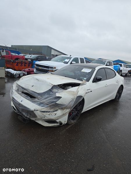 Maserati Ghibli Modena S Q4 - 9