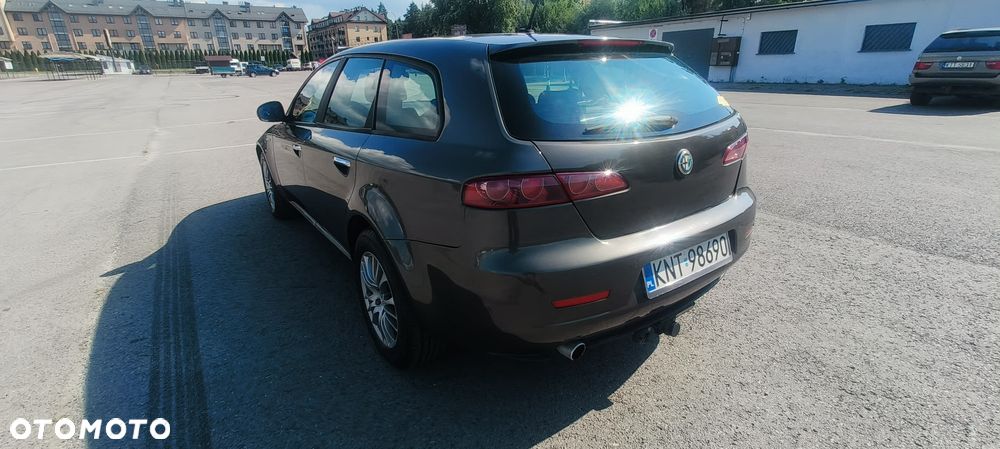 Alfa Romeo 159 1.9 JTDM 8V DPF Distinctive - 14