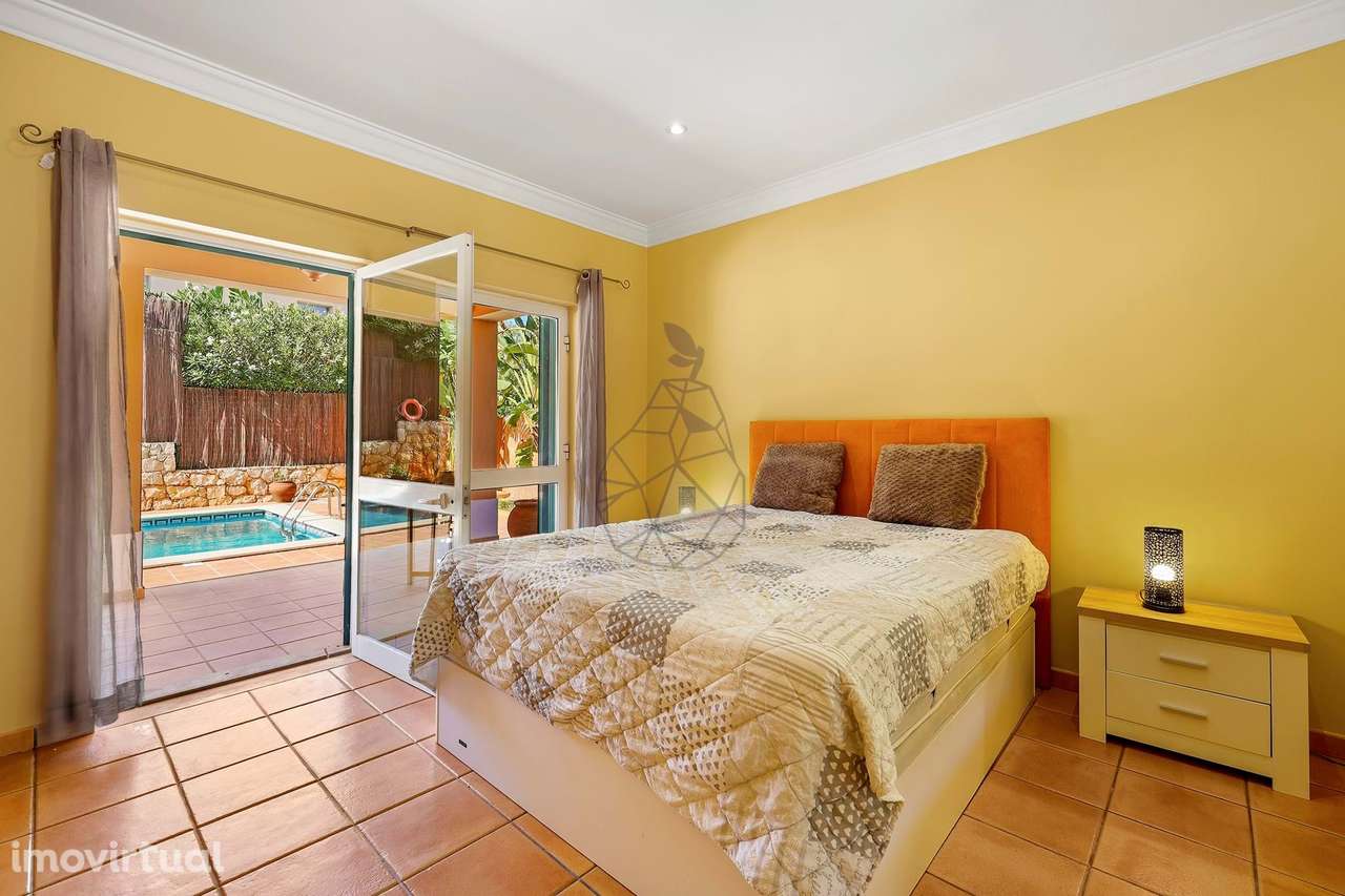 Luxo, privacidade e sofisticação numa moradia familiar de 340 m2  com - Grande imagem: 3/60