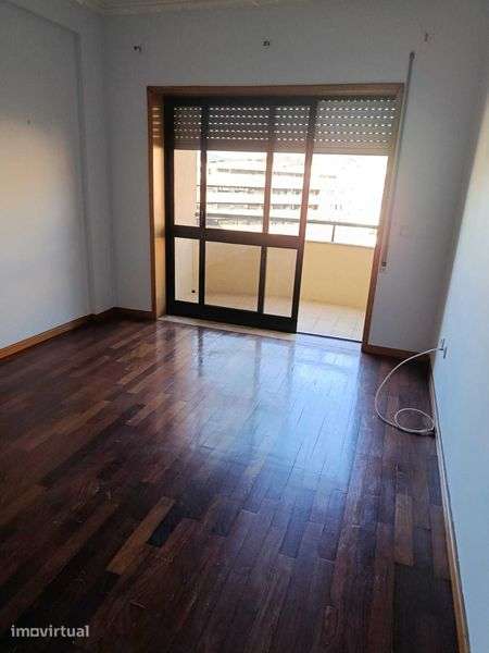 Apartamento otimamente Localizado - Grande imagem: 3/12