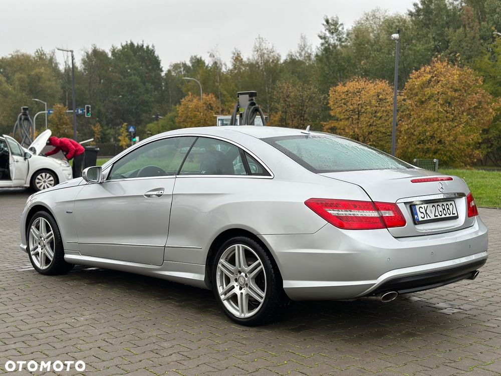 Mercedes-Benz Klasa E 350 CDI DPF Coupe BlueEFFICIENCY 7G-TRONIC Avantgarde - 9