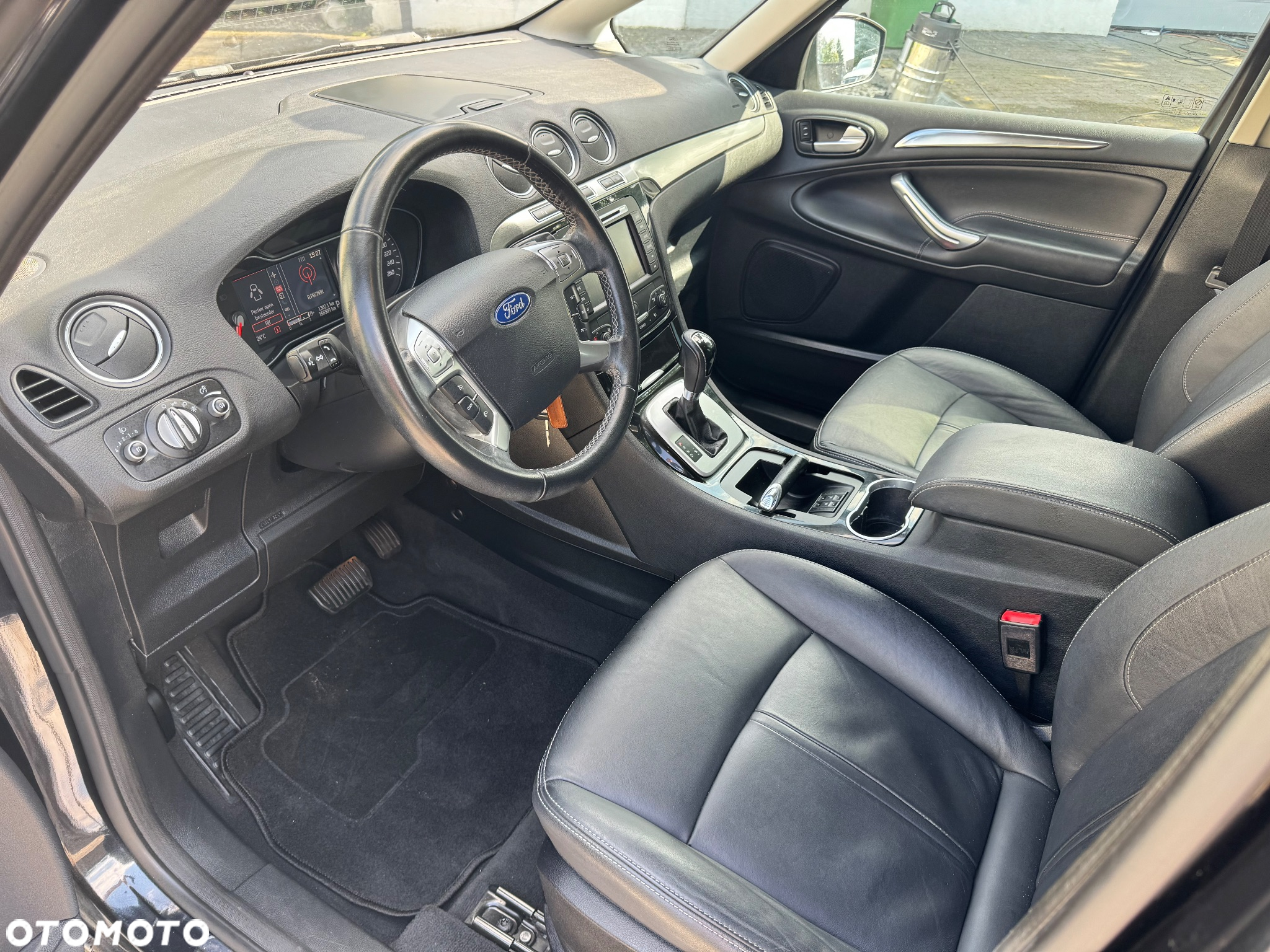 Ford S-Max 2.0 TDCi DPF Champions Edition - 29