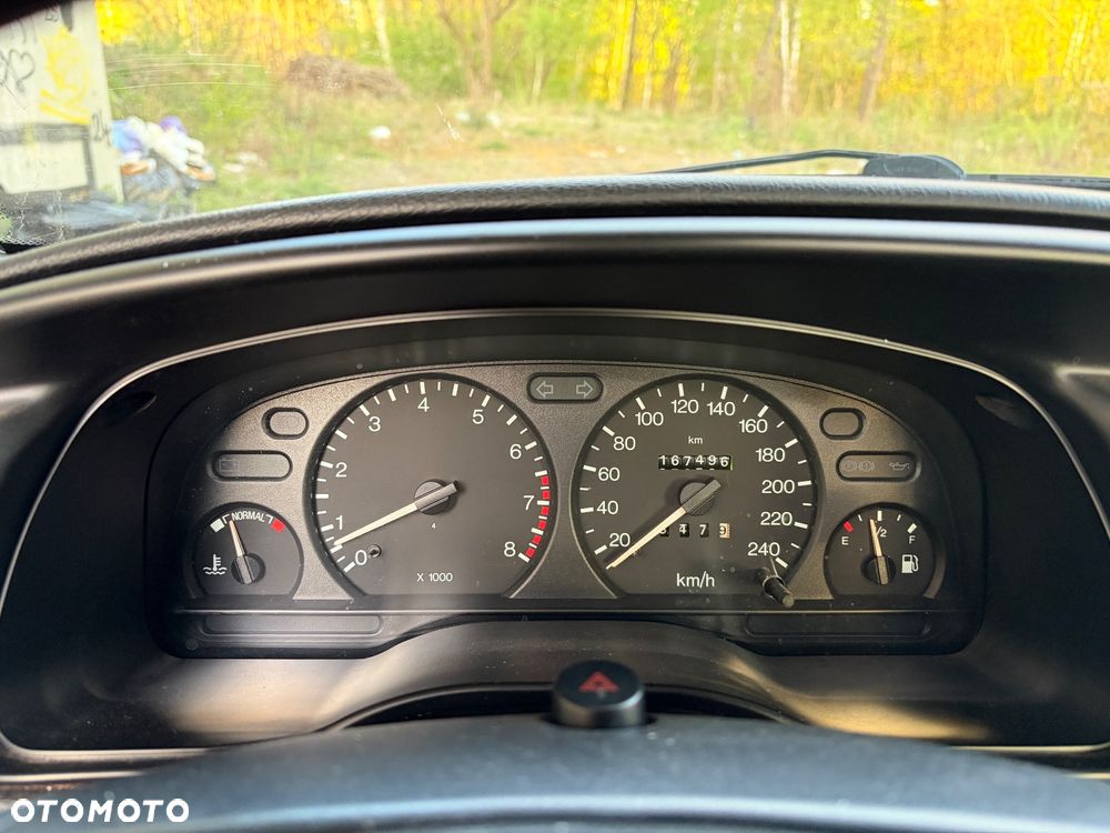 Ford Mondeo 1.8 CLX - 11