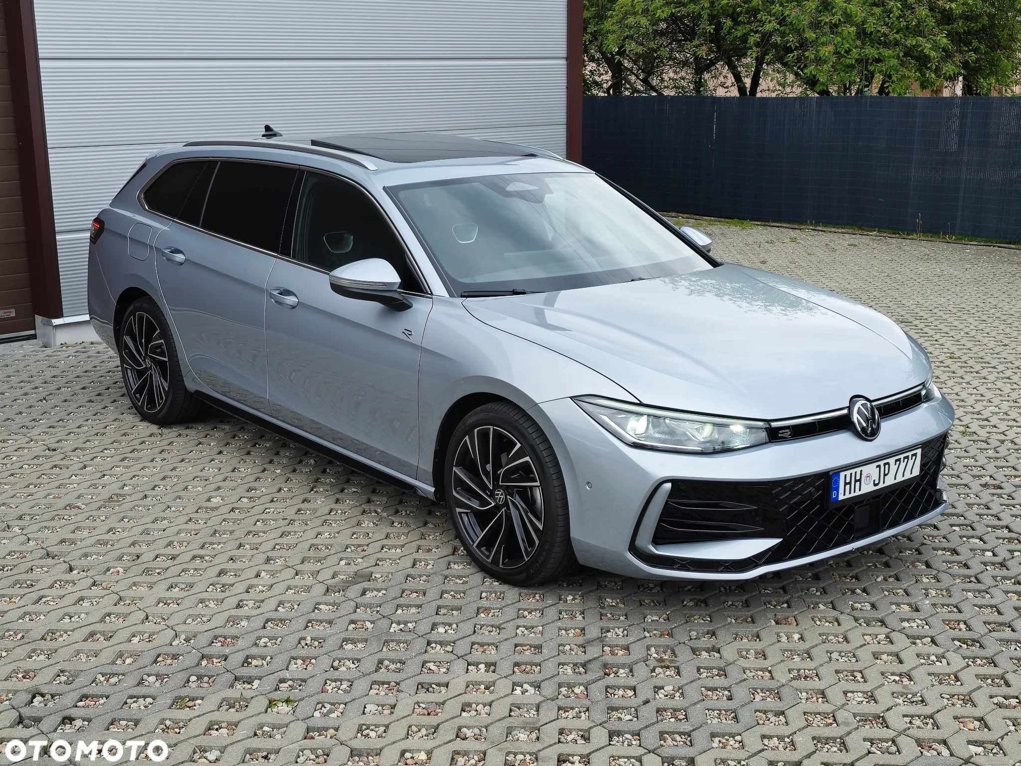 Volkswagen Passat Variant 2.0 TDI SCR DSG R-Line - 13