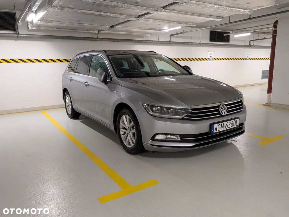 Volkswagen Passat 1.6 TDI SCR DSG Comfortline - 2