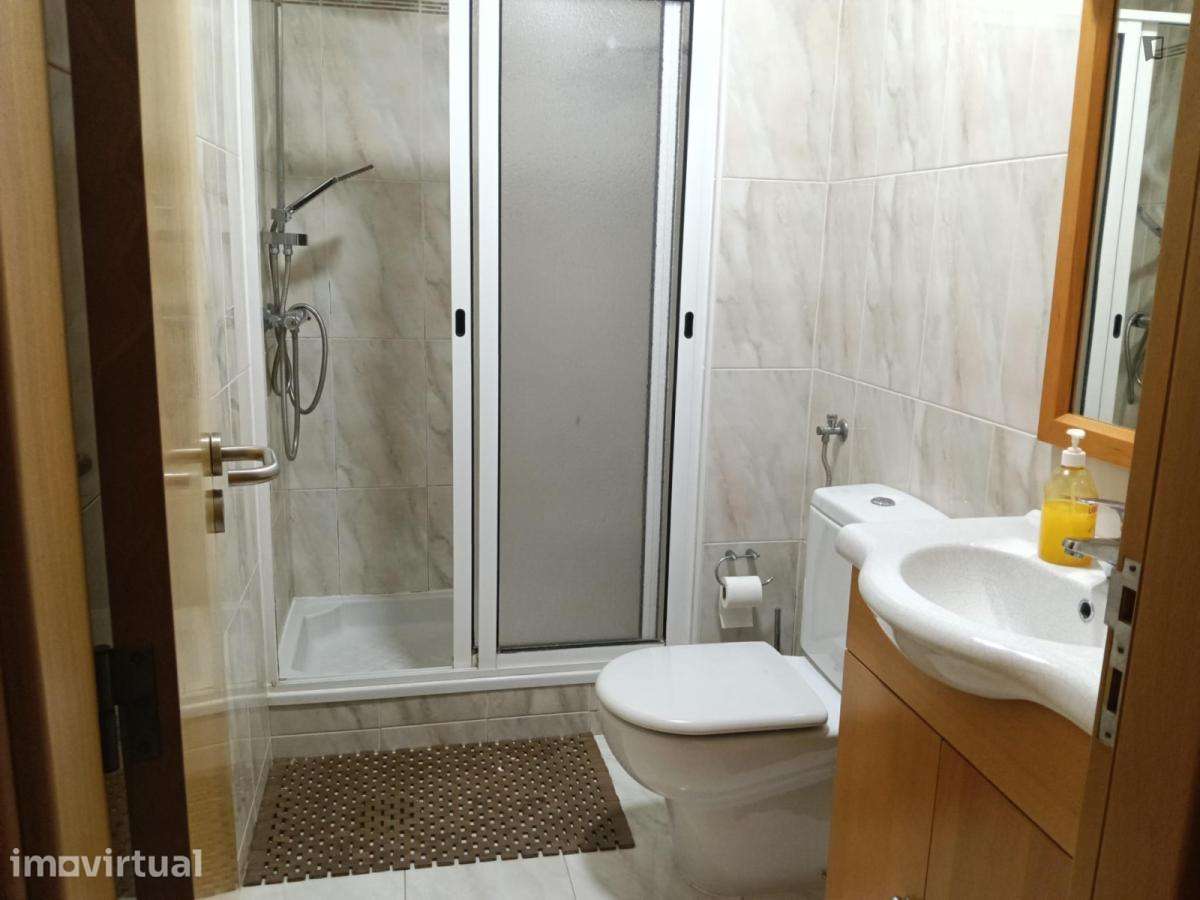 Quarto - localizado em Senhora da Hora Porto - Grande imagem: 5/7