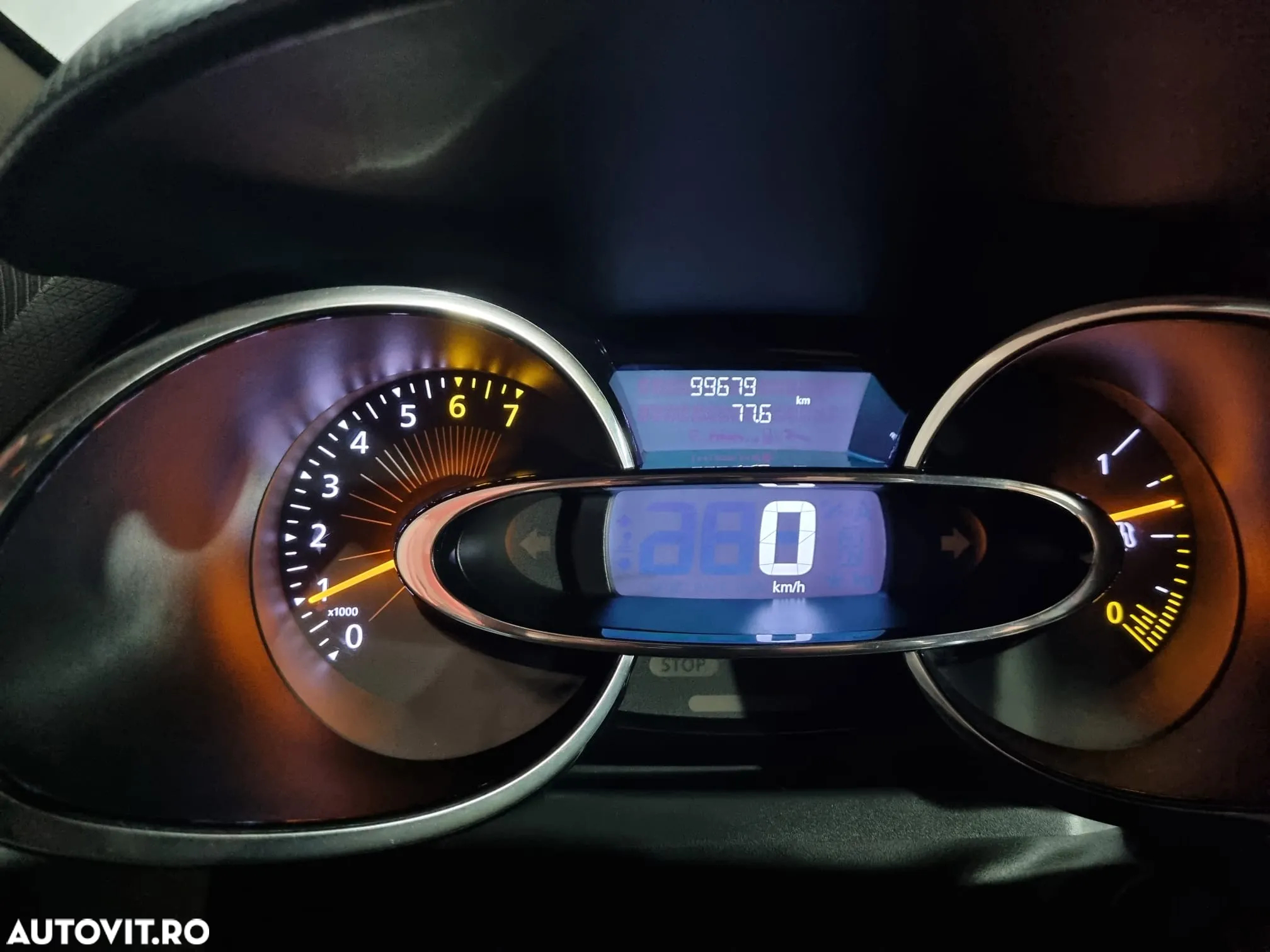 Renault Clio - 23