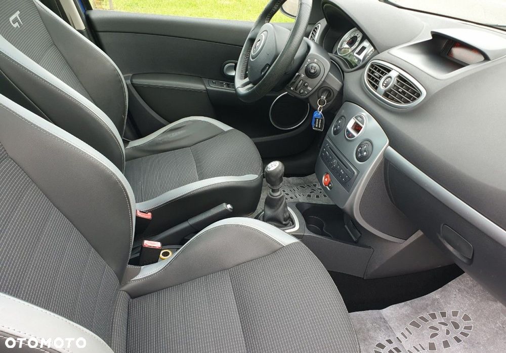 Renault Clio - 24