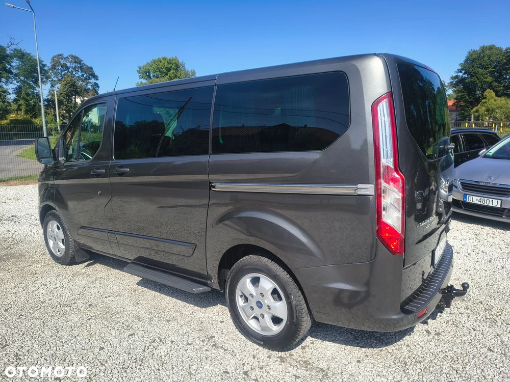 Ford Tourneo Custom - 9
