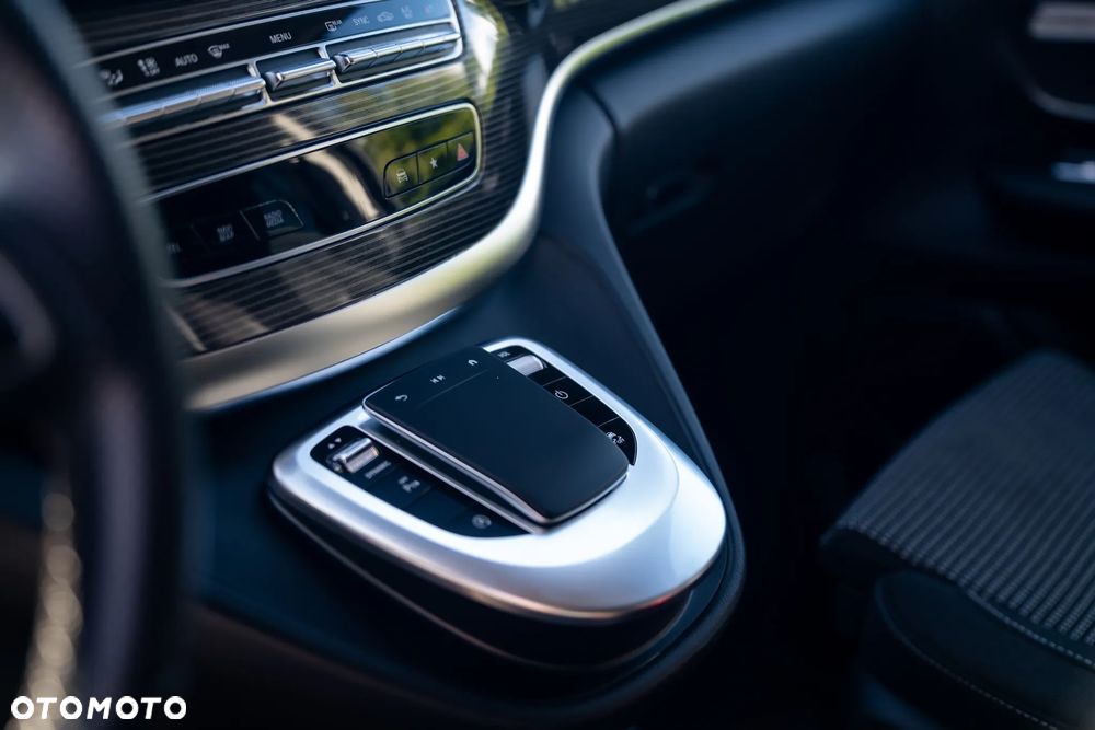 Mercedes-Benz Klasa V 250 d 4-Matic Avantgarde 9G-Tronic (d³ugi) - 31