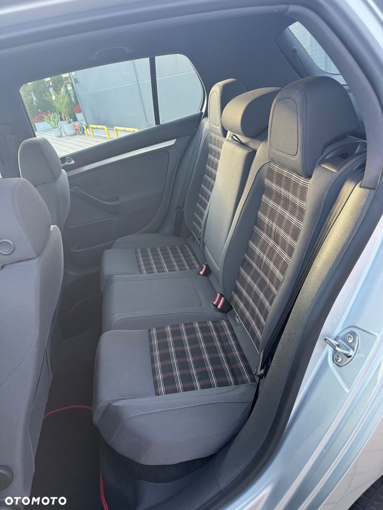 Volkswagen Golf 2.0 TSI GTI DSG - 16