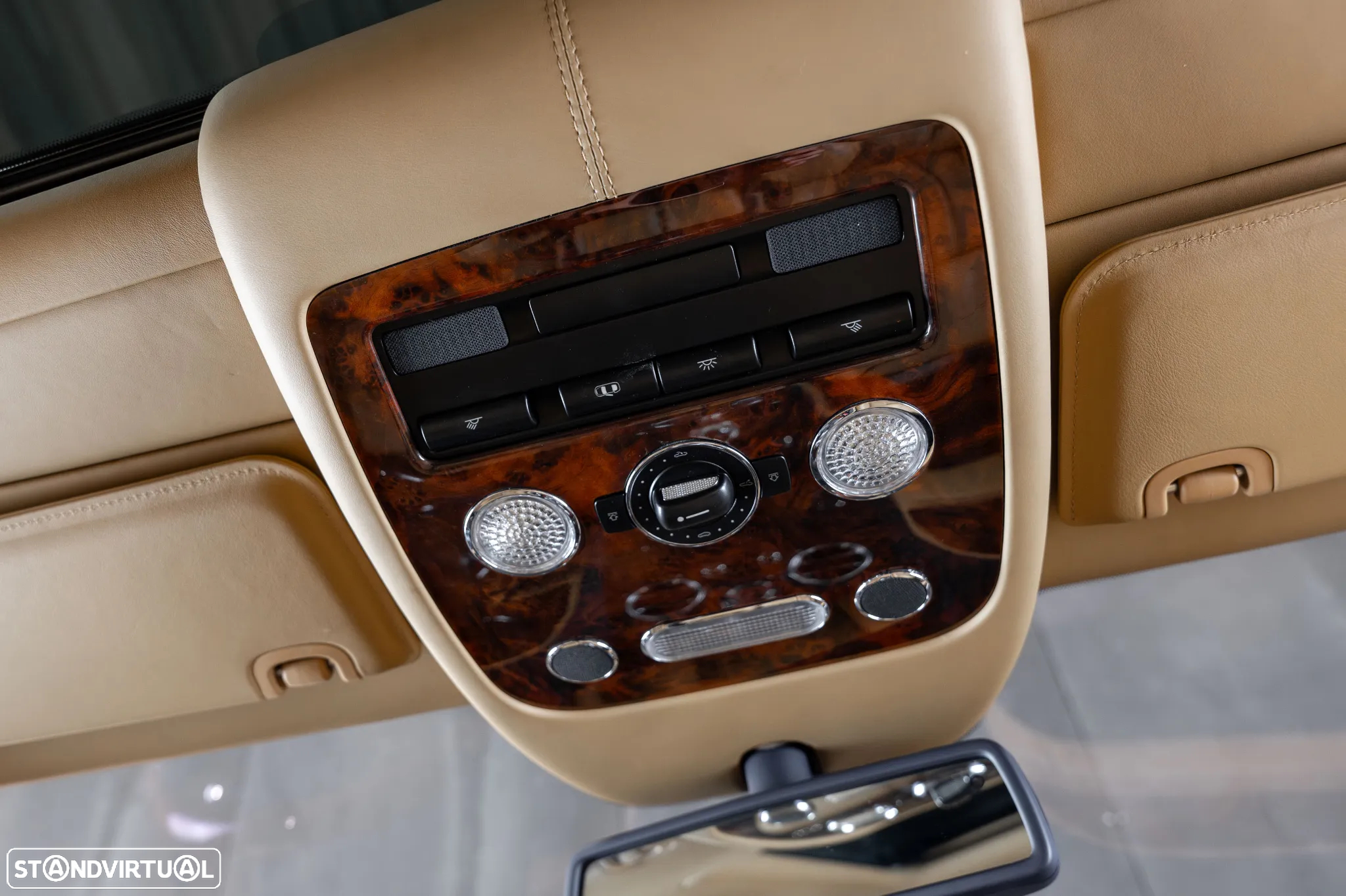 Bentley Continental Flying Spur Standard - 12