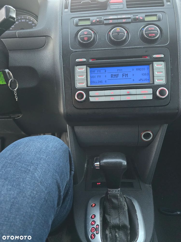 Volkswagen Touran - 27