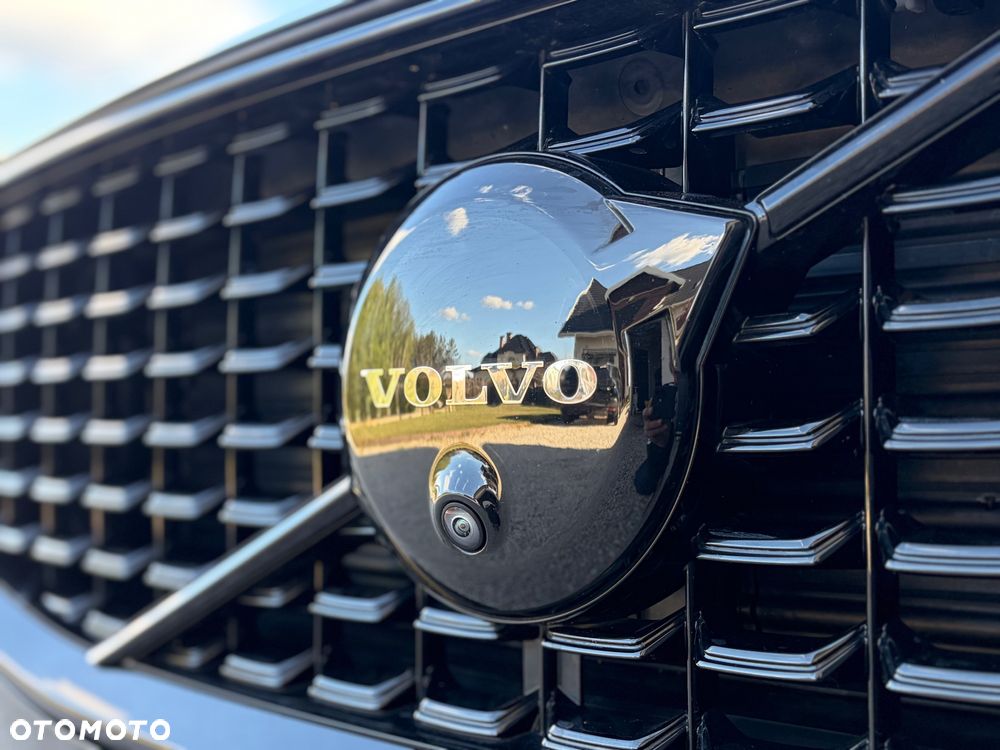 Volvo XC 60 B5 B AWD Plus Black Edition - 21