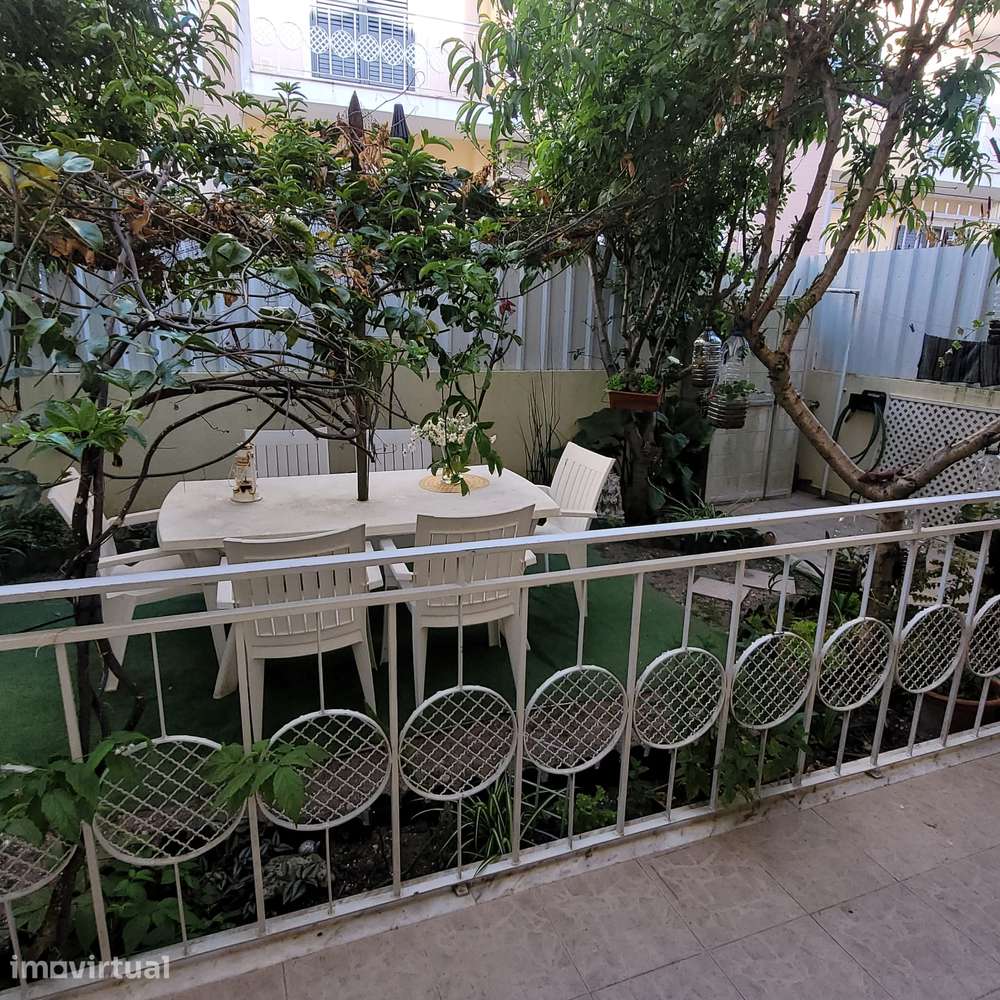 Vende-se Moradia Germinada nas Quintinhas - Charneca da Caparica - Grande imagem: 5/16