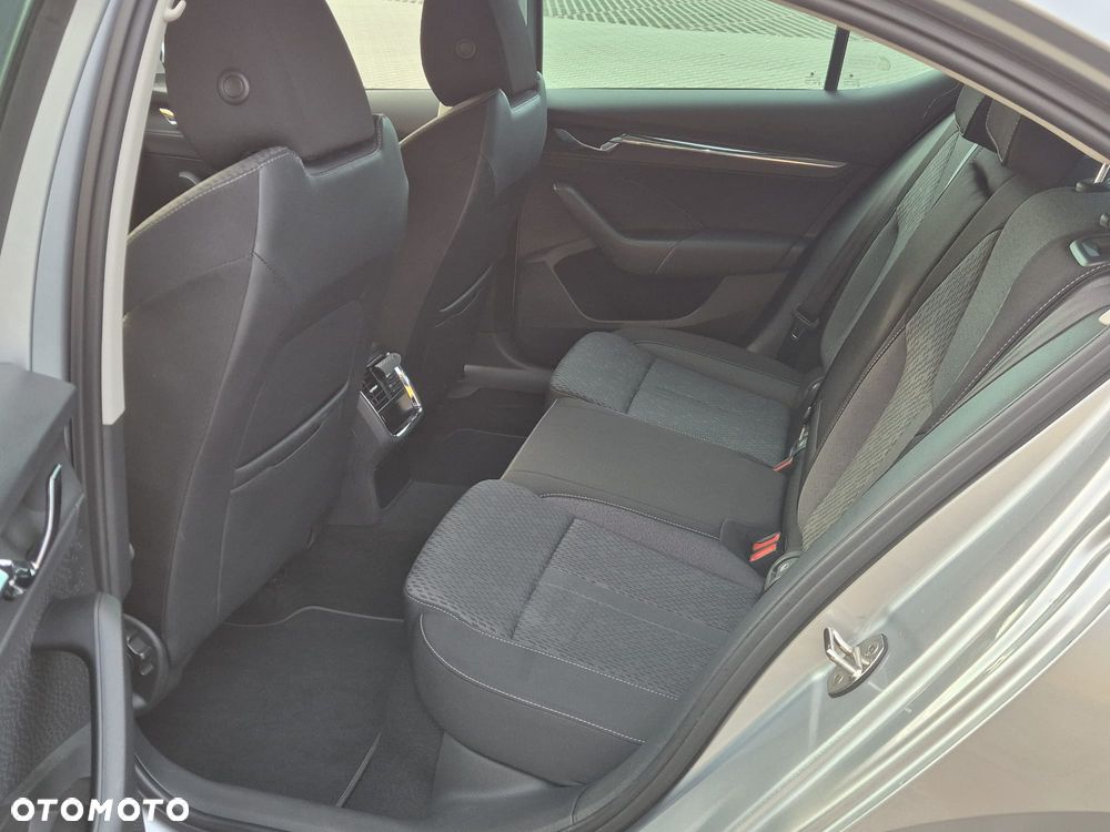 Skoda Octavia 2.0 TDI Style DSG - 11
