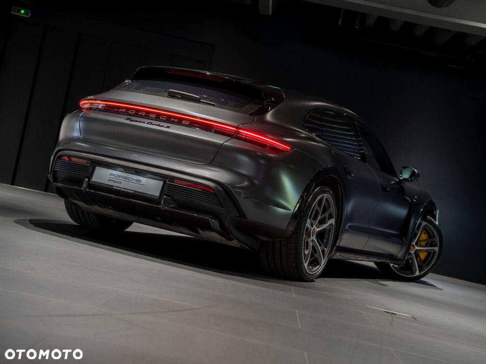 Porsche Taycan Turbo S - 29