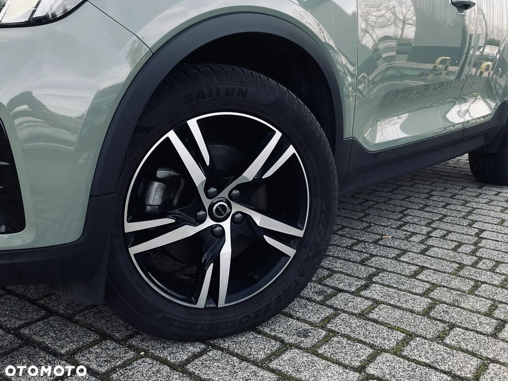 Volvo XC 40 B3 Plus Dark - 4