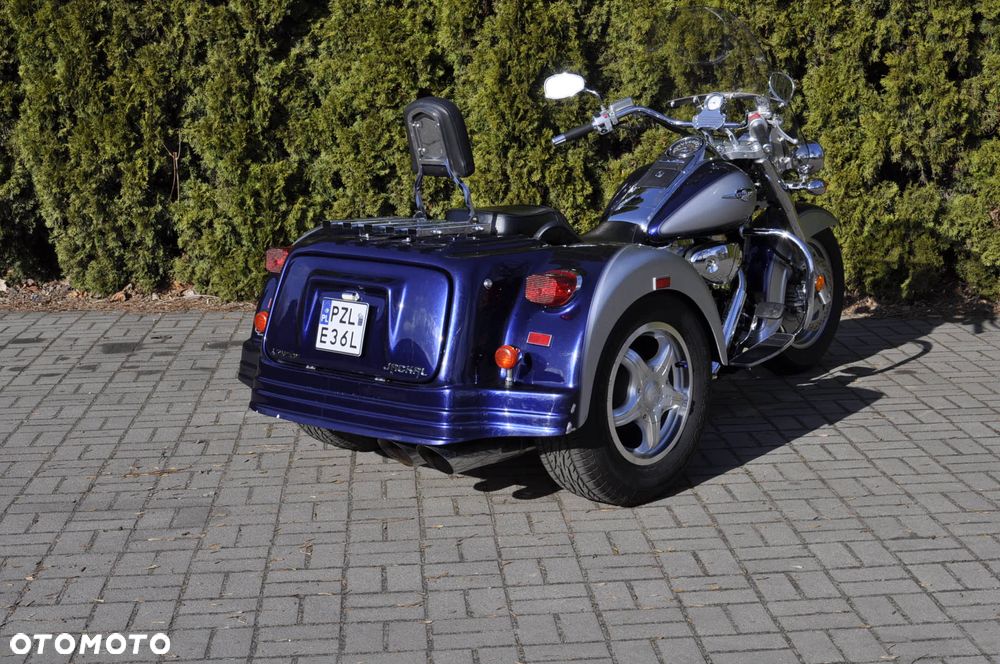 Suzuki Boulevard - 12