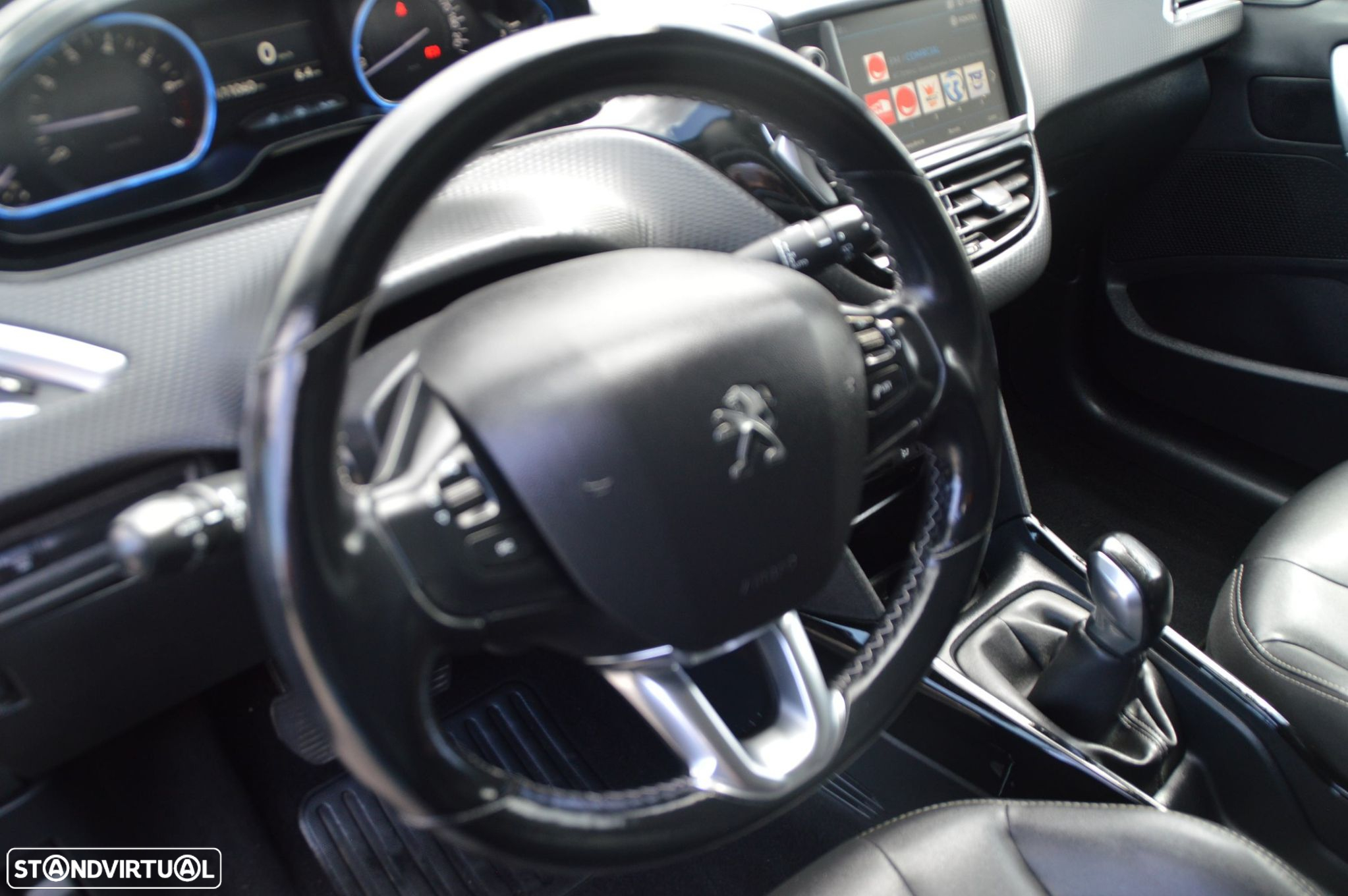Peugeot 2008 1.2 PureTech Allure - 48