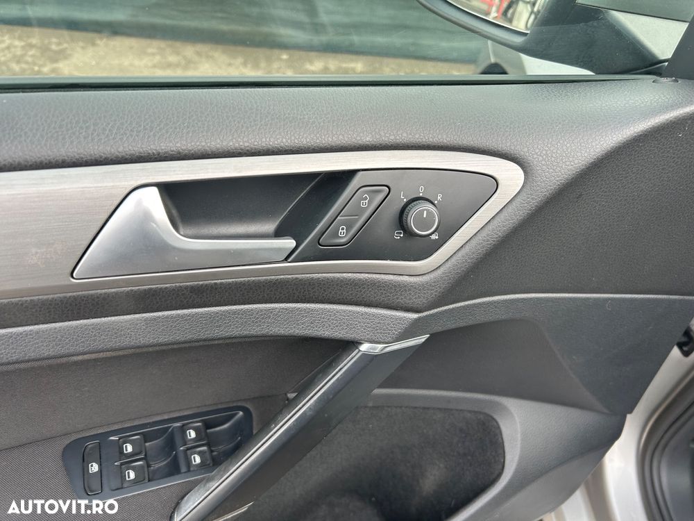 Volkswagen Golf 1.6 TDI BlueMotion Technology DSG Comfortline - 10