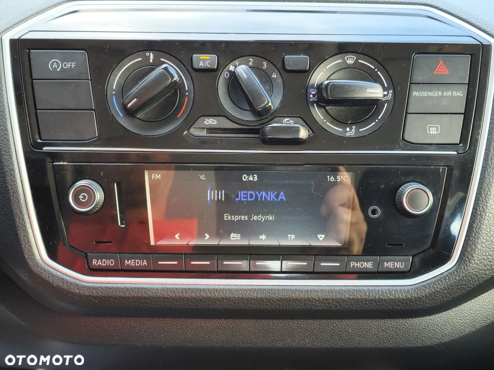 Volkswagen up! (BlueMotion Technology) move - 25