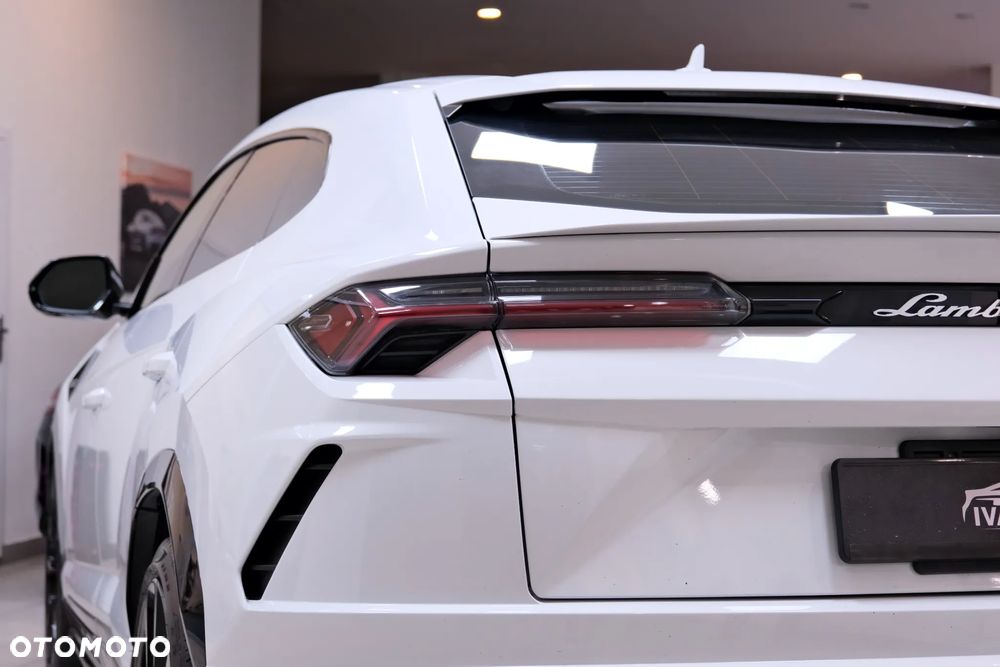 Lamborghini Urus - 16