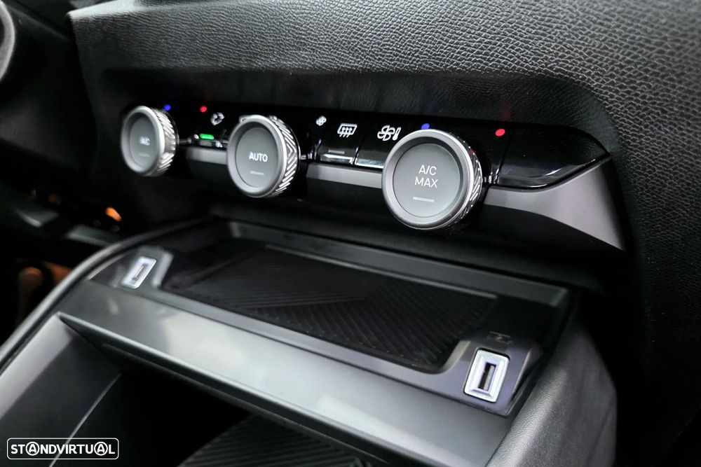 Citroën C4 PureTech 130 Stop&Start EAT8 PLUS - 22