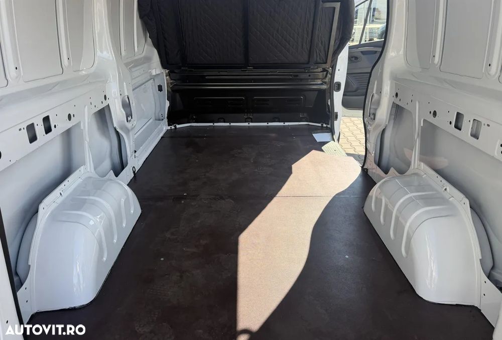 Renault RENAULT TRAFIC 2026 L2H1 dCi - DETARAT LA 2.49 T - 14