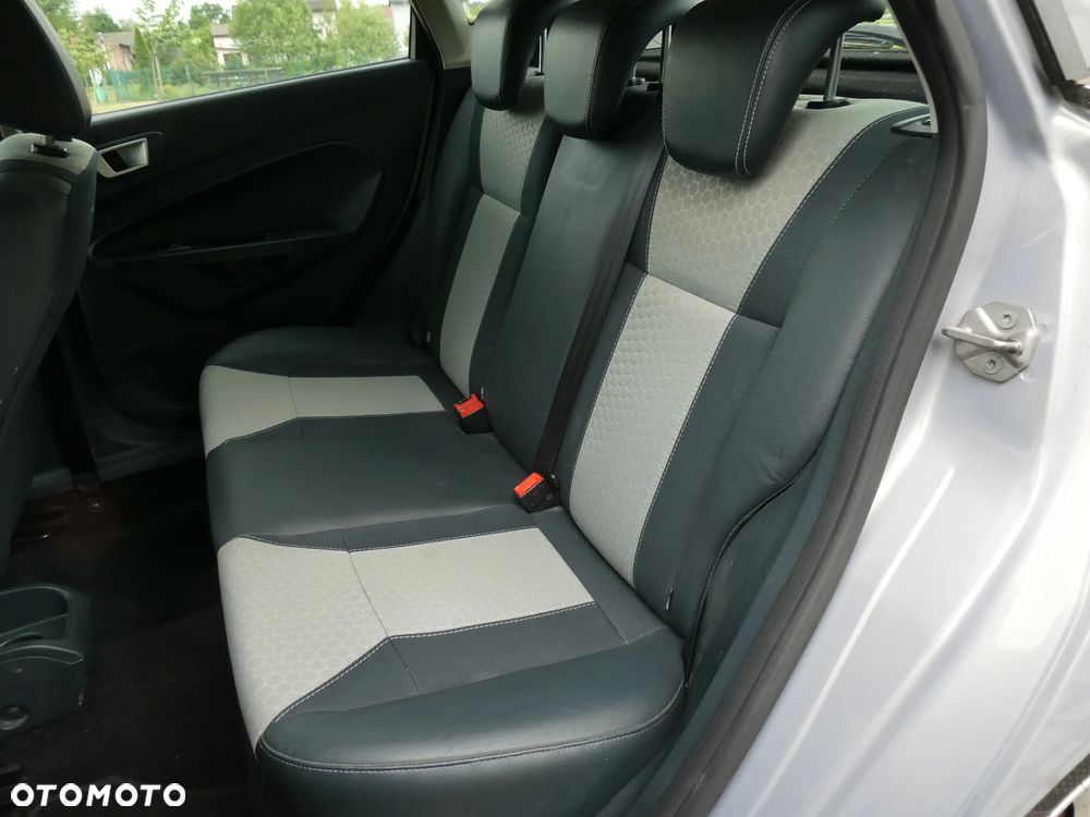 Ford Fiesta 1.25 Titanium EU5 - 23