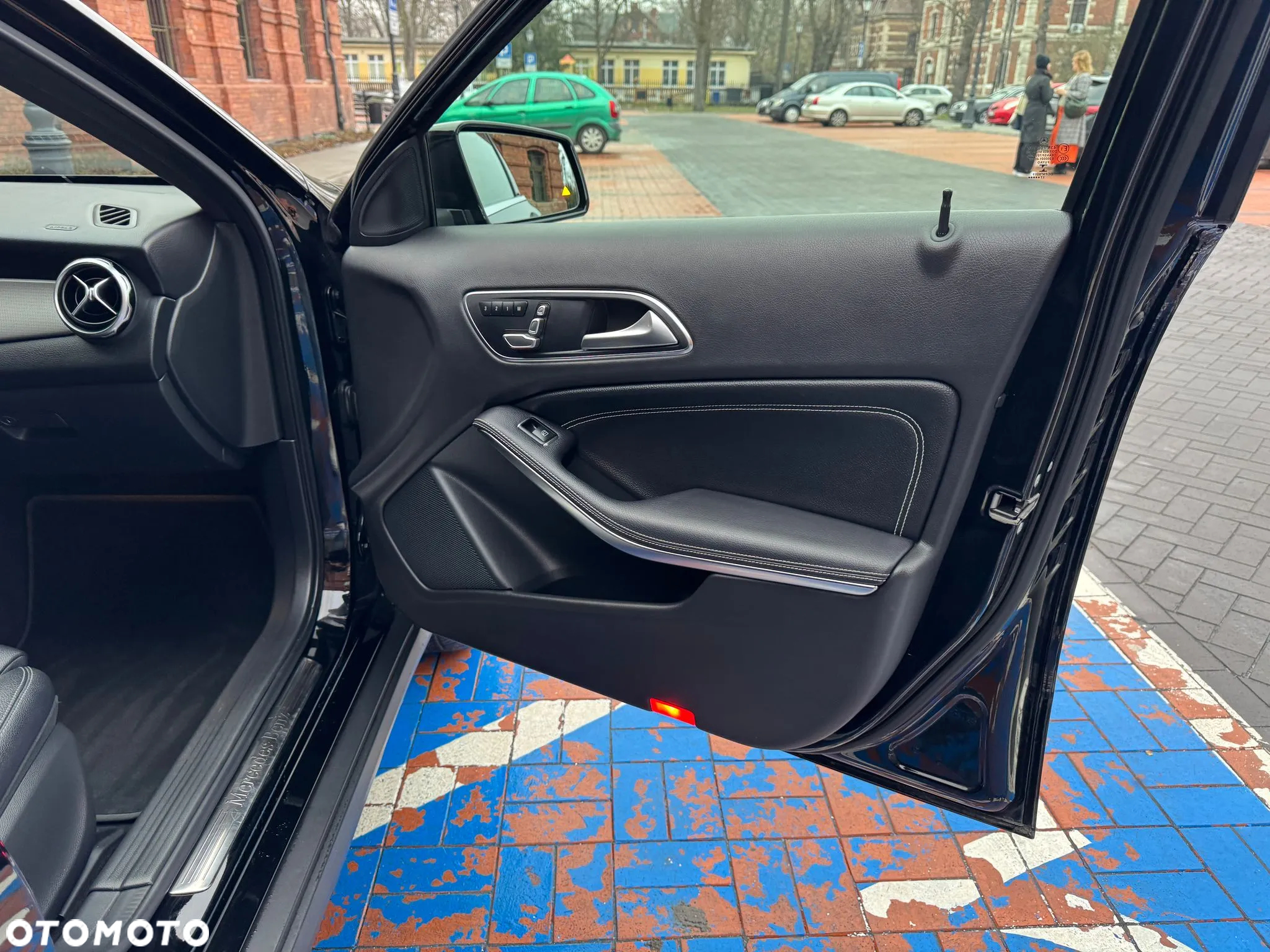 Mercedes-Benz GLA 250 7G-DCT Style - 28
