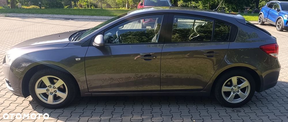 Chevrolet Cruze 1.6 LS - 7