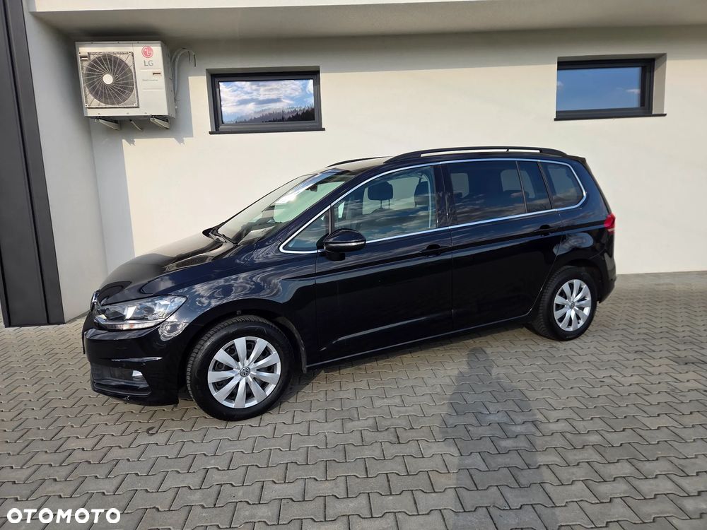 Volkswagen Touran - 17