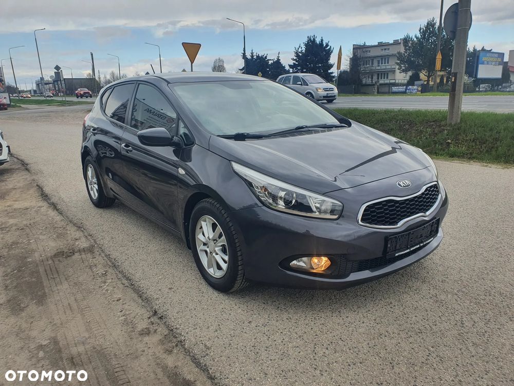 Kia Ceed 1.4 CVVT Attract - 3