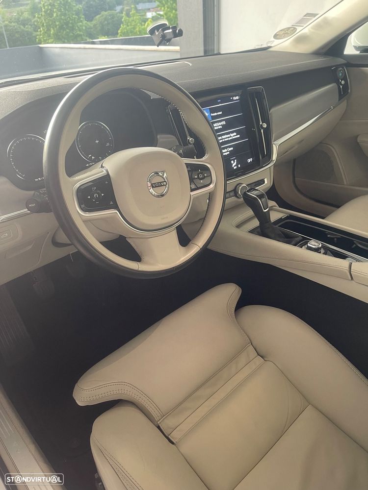 Volvo V90 2.0 D4 Momentum Plus - 4