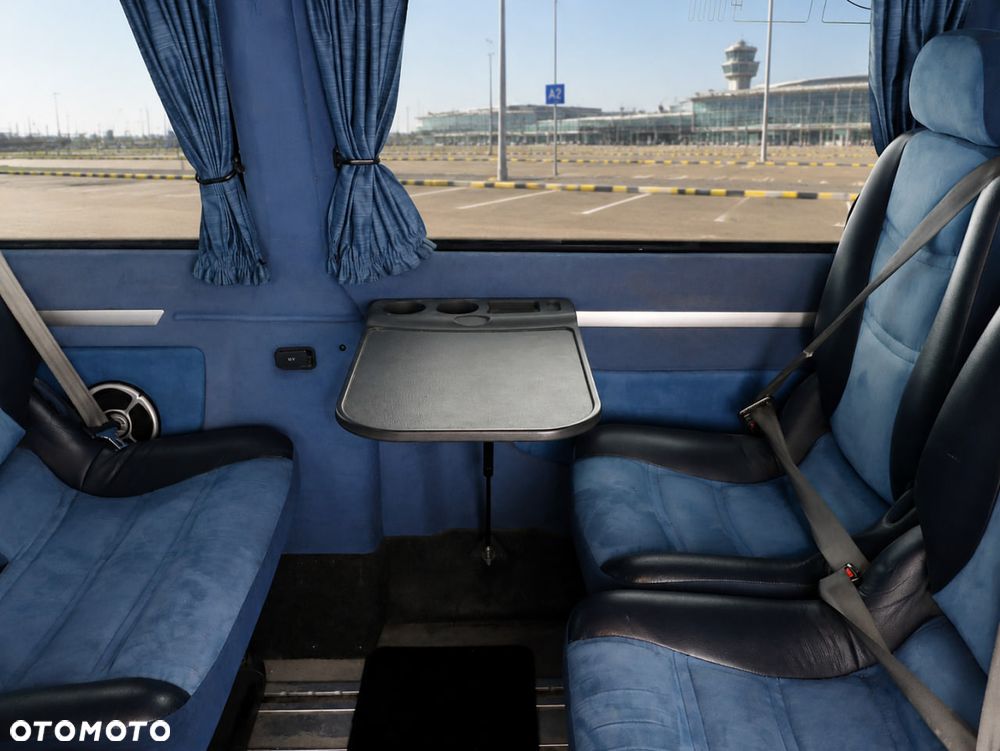 Volkswagen Multivan - 12