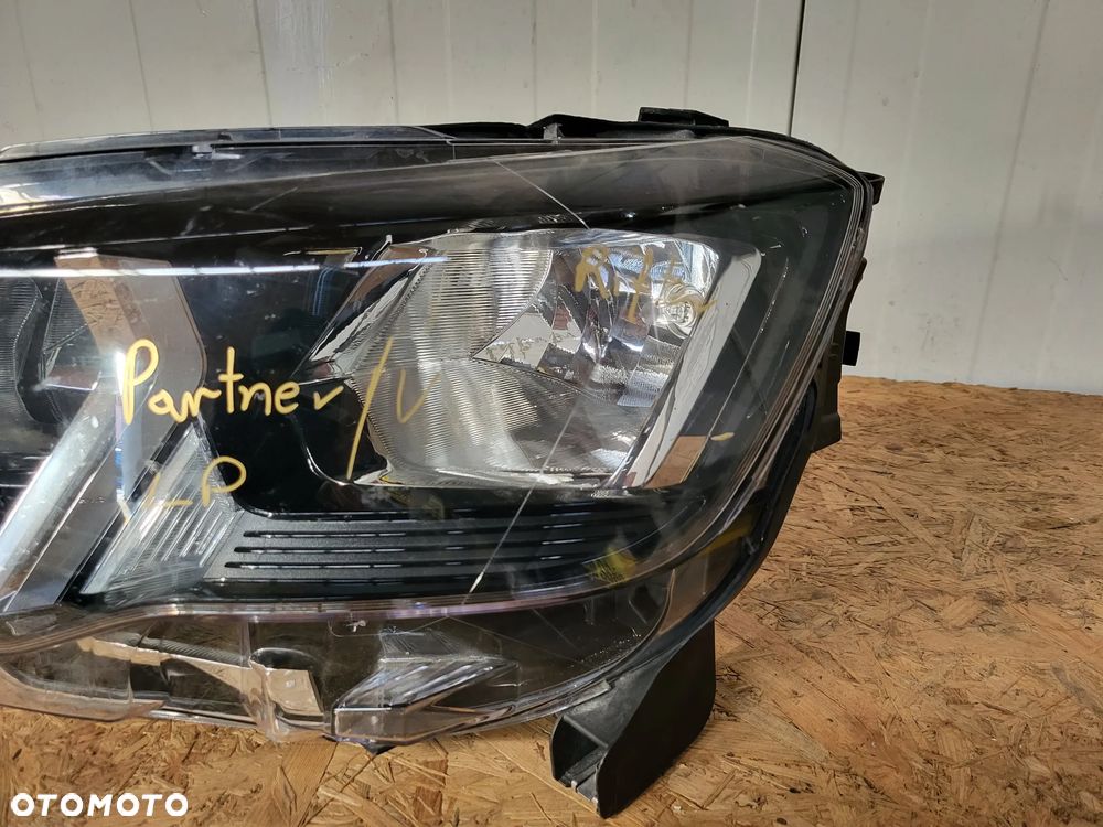 Lampa przednia lewa Peugeot Partner IV - 3